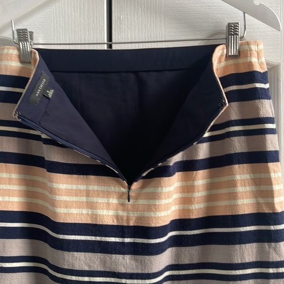 Ann Taylor Striped Pencil Skirt 8 - Picture 4 of 8